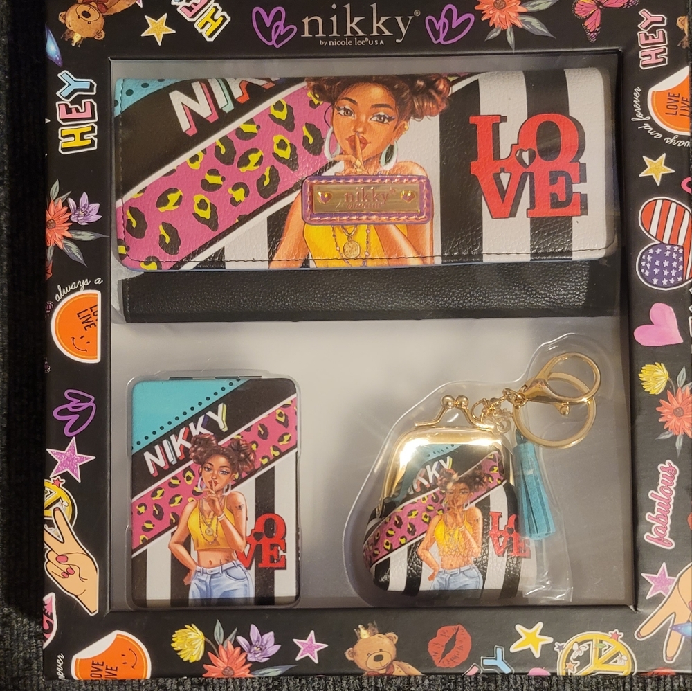 Nicole Lee Accessories Gift Set